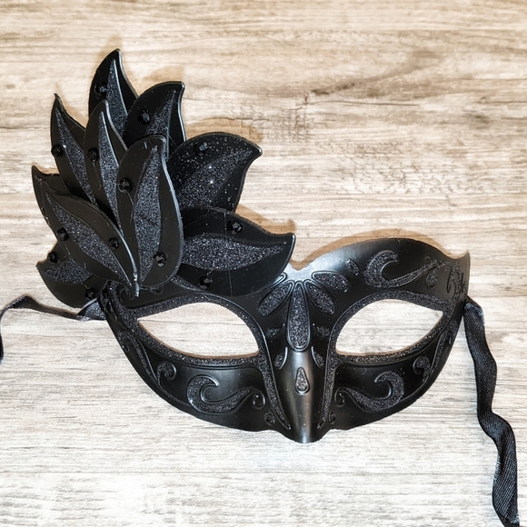 Accessories - Statement Metallic Masquerade Ball Mask for Ladies in Black